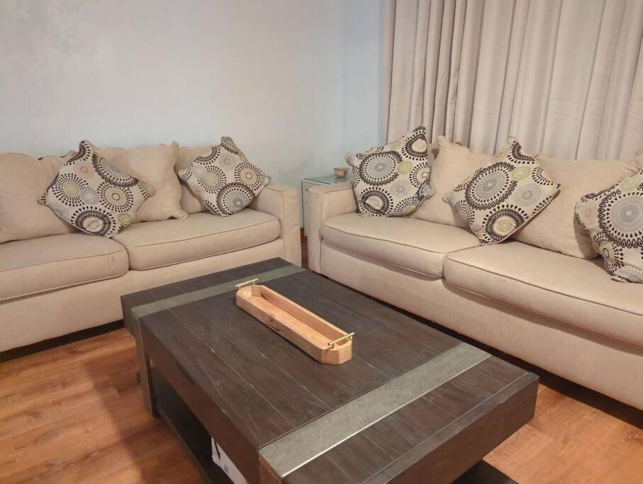 Urban Oasis At Falls 3 Beds Slips 6 Holiday home *